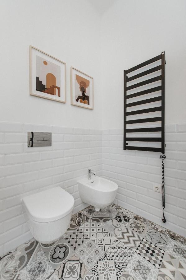 Cozy Apartment Near Zalgirio Arena By Urban Rent Kaunas Eksteriør bilde